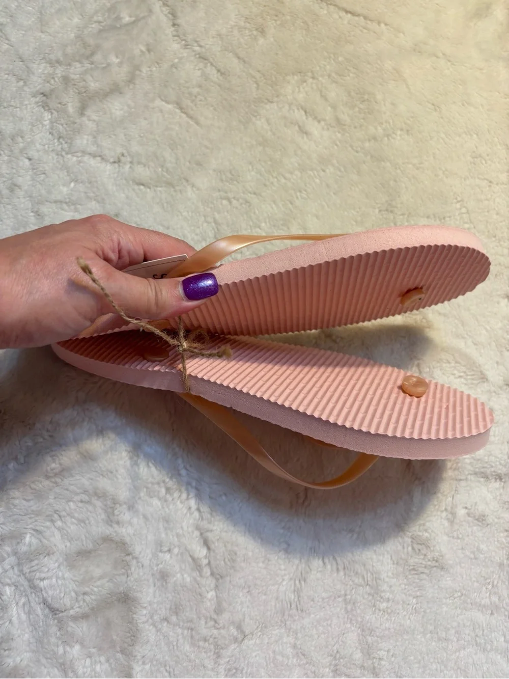 NWT Flip Flops Size Large (8-9) Beach Sandals Pale Pink